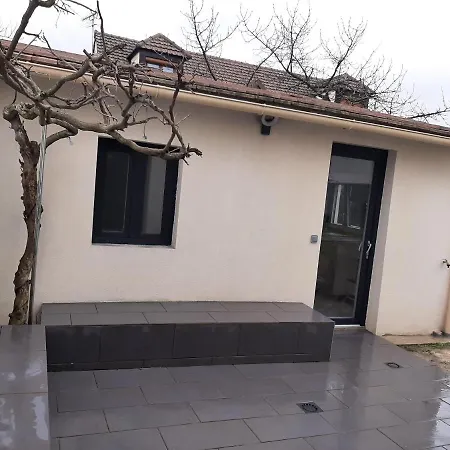 Logement Entier,Netflix, Jacuzzi En Option * Argenteuil