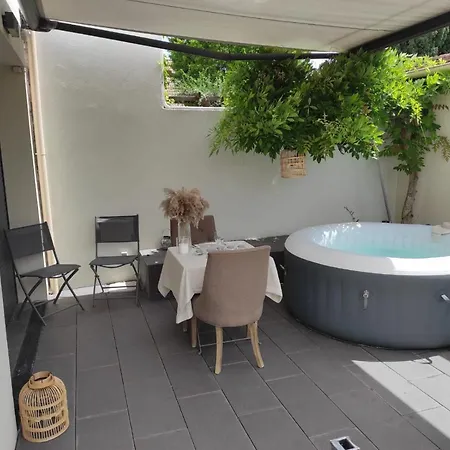 Logement Entier,Netflix, Jacuzzi En Option Apartmán Argenteuil